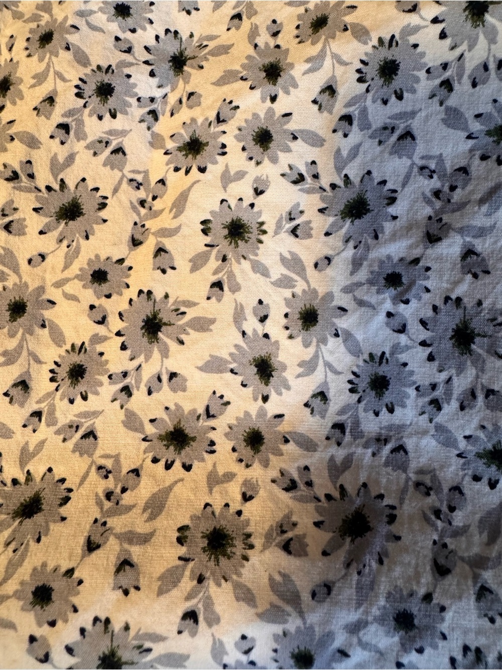 Casual Short-Sleeve Floral Button-Down Shirt - White/Blue - Picture 2 of 3